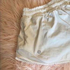 lulu lemon hotty hot shorts